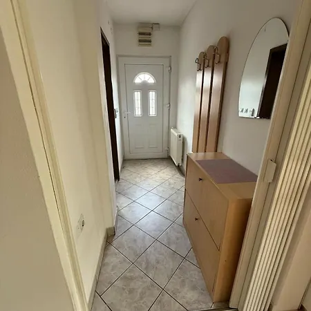 Family-friendly House In Butel Apartment *