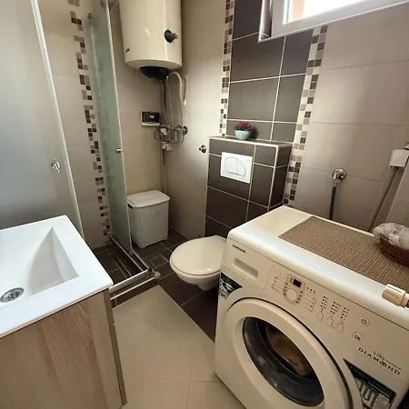 Family-friendly House In Butel