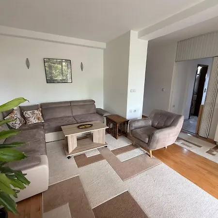 Family-friendly House In Butel Apartment