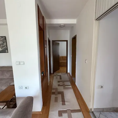 Family-friendly House In Butel Apartment *