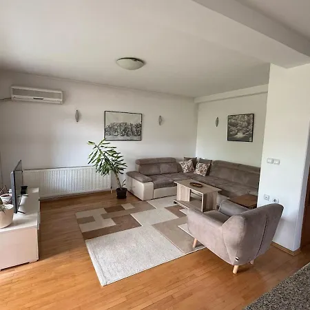 Apartment Family-friendly House In Butel *