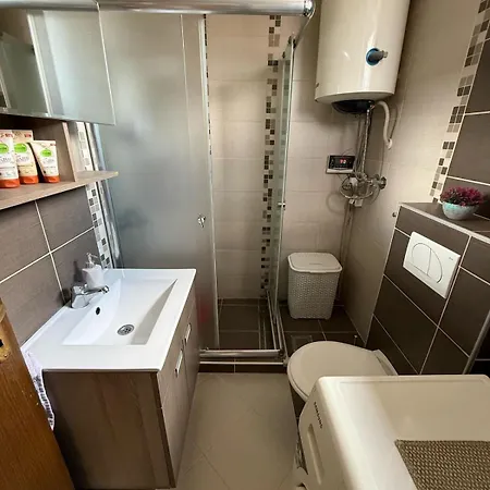 Family-friendly House In Butel Apartment *